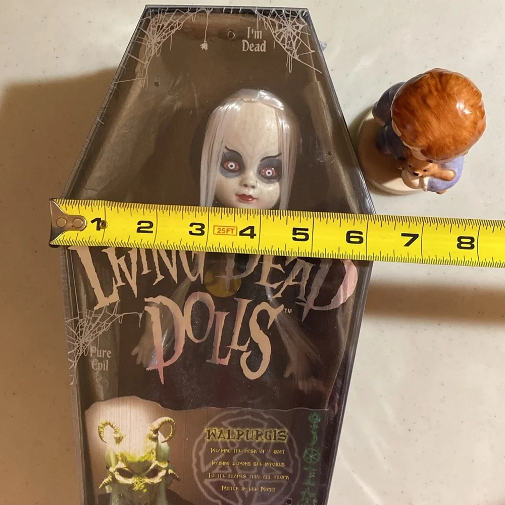 Living Dead Dolls Walpurgis Close Up German Exclusive